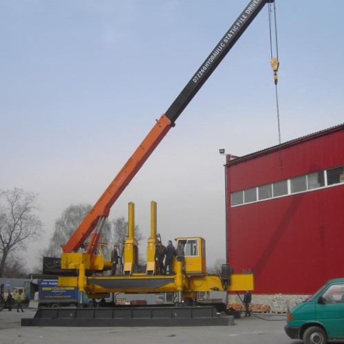 Piling machine